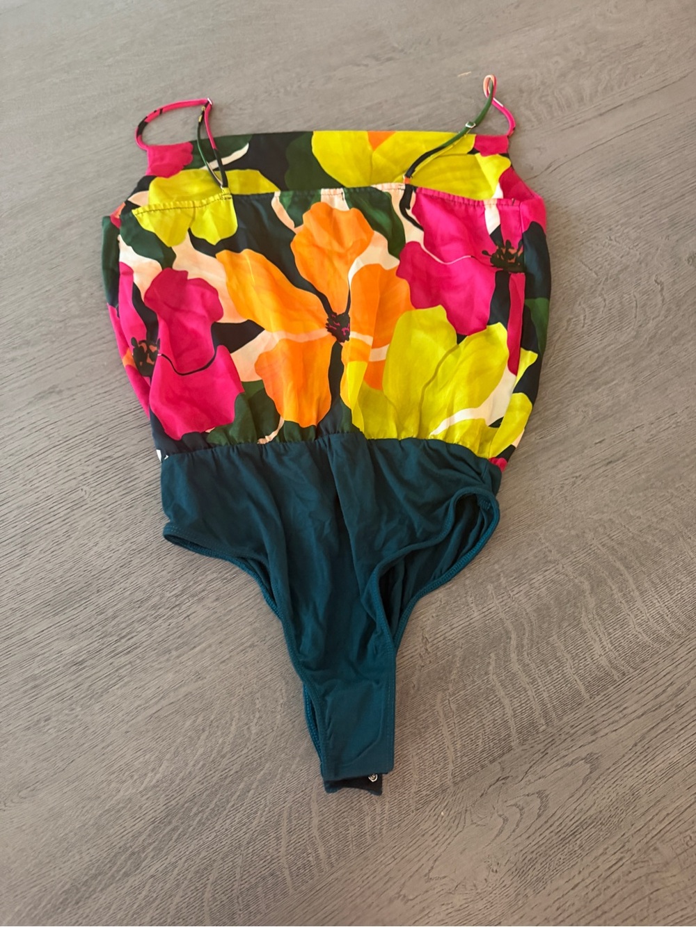 GILLI Floral Bodysuit New with tags Size S